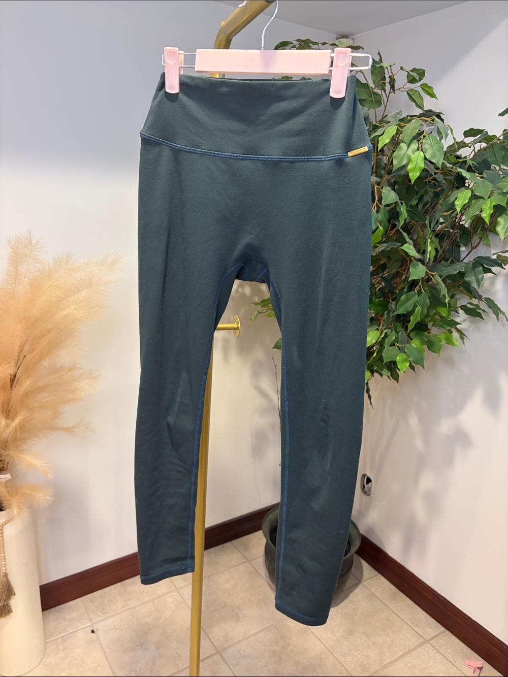 Cleo Harper green size small